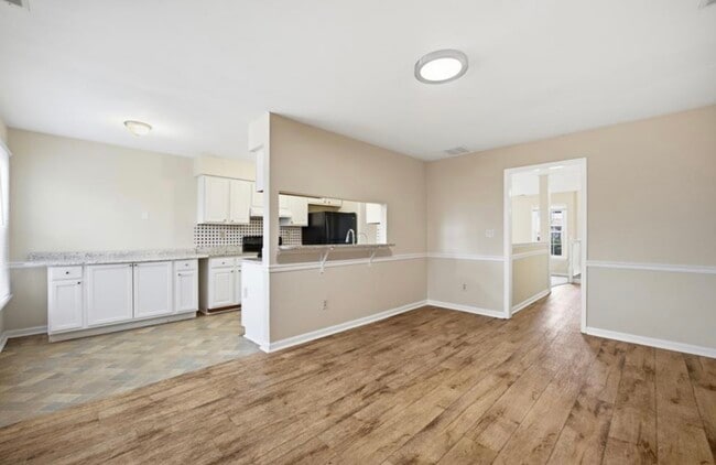 Photo - 5531 Old Guard Crescent