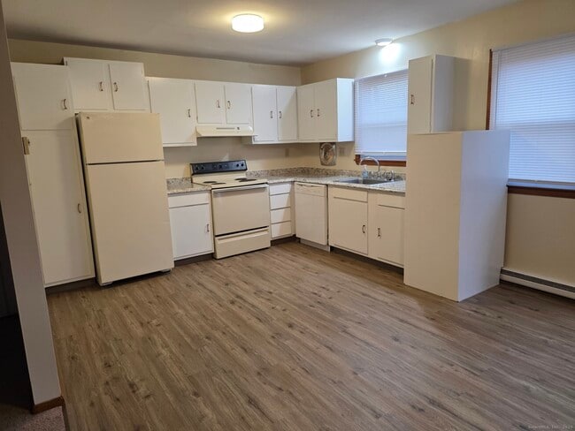 Building Photo - 88 Hickory St Unit 4