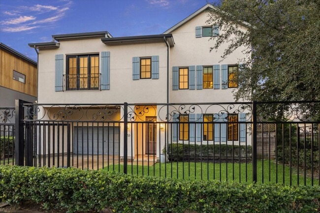 Photo - 5353 Lampasas St