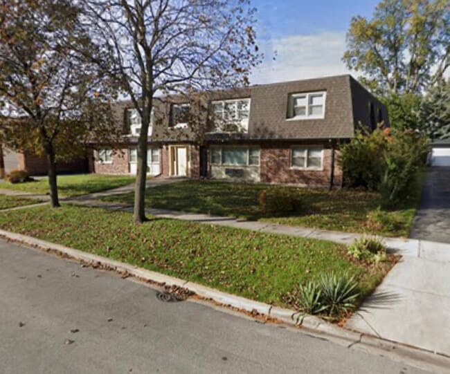 Building Photo - 4612 Forest Ave Unit 8