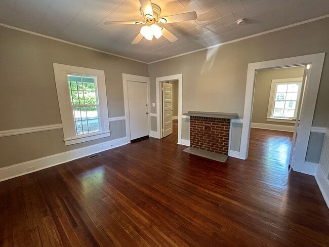 Photo - Adorable Home Near Downtown Mooresville!