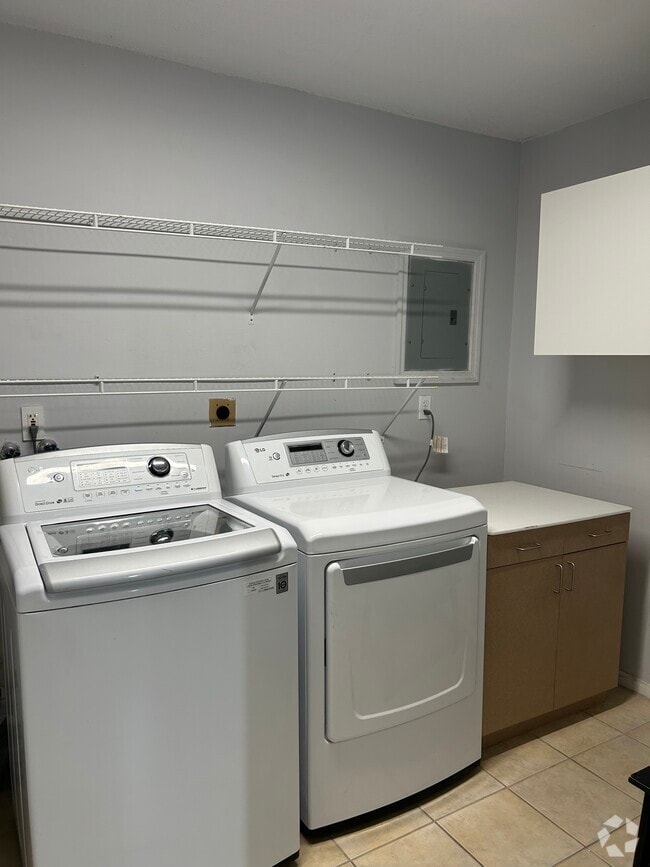Building Photo - 5804 S Bond Dr Rental