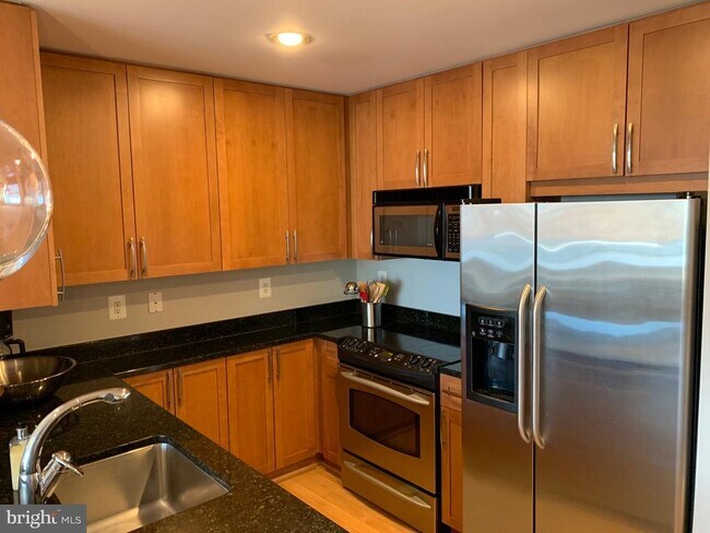 Photo - 4101 Albemarle St NW Unit 435
