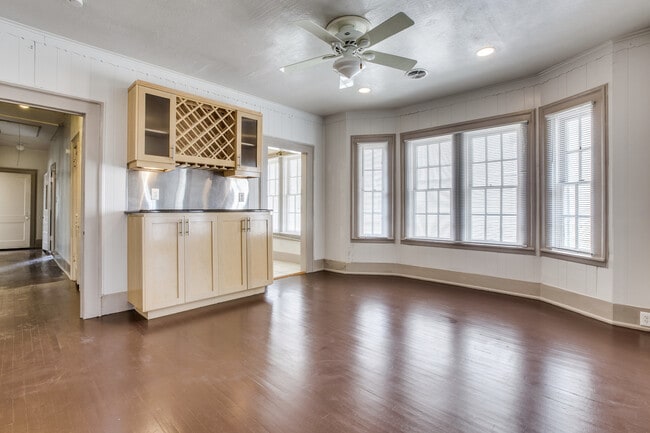 Photo - Rare & Classic Oak Lawn House | Great Location | Huge Backyard