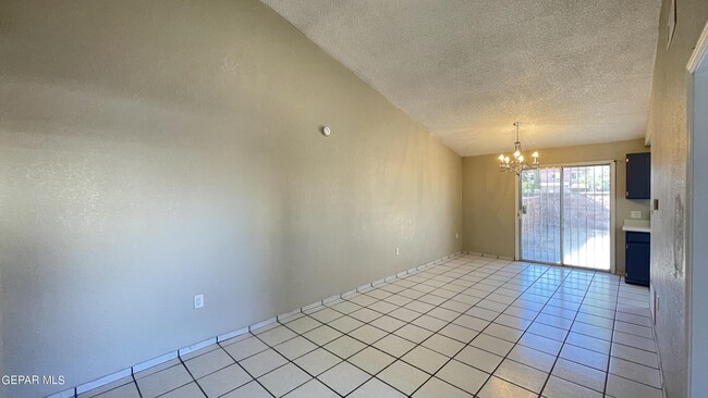 Photo - 11040 Sunshine Ct