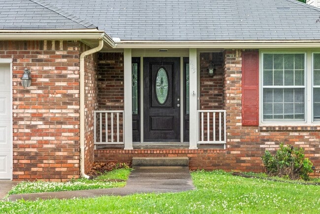 Photo - 735 Cayce Dr