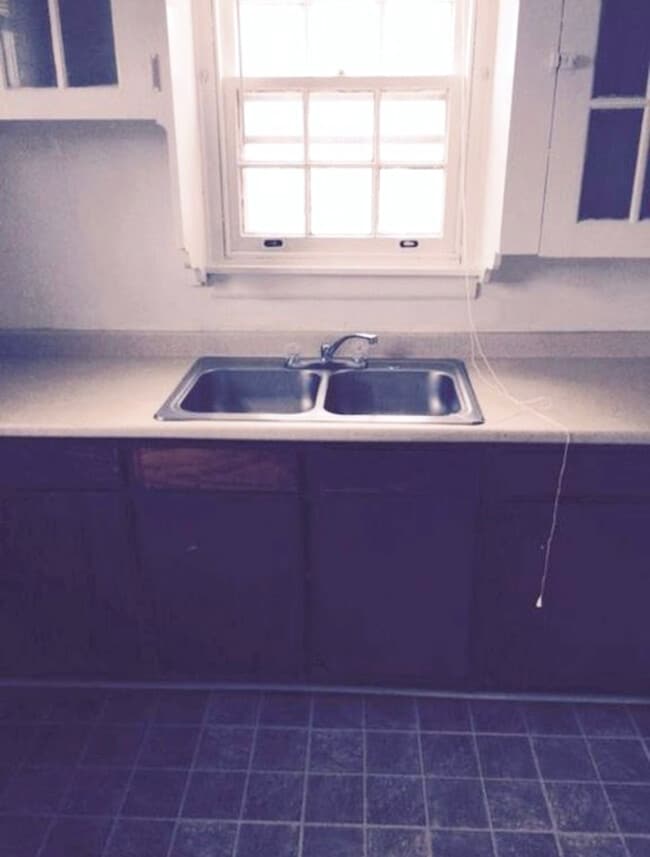 Photo - 1447 Markley St