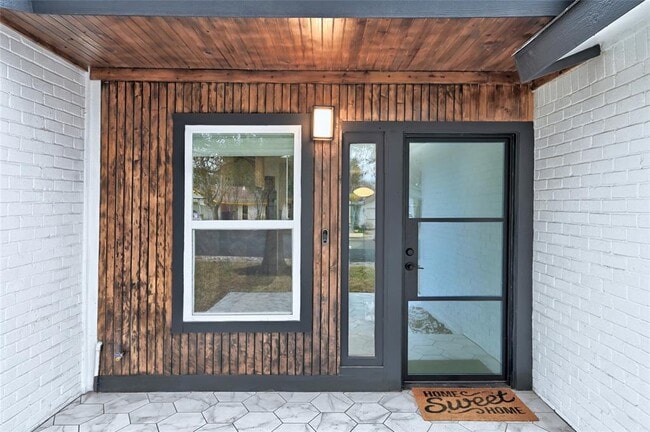 Photo - 6906 Lunar Dr