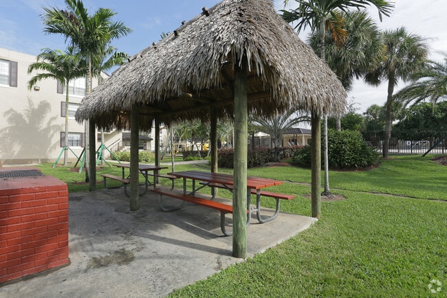 Sunset Palms Apartments