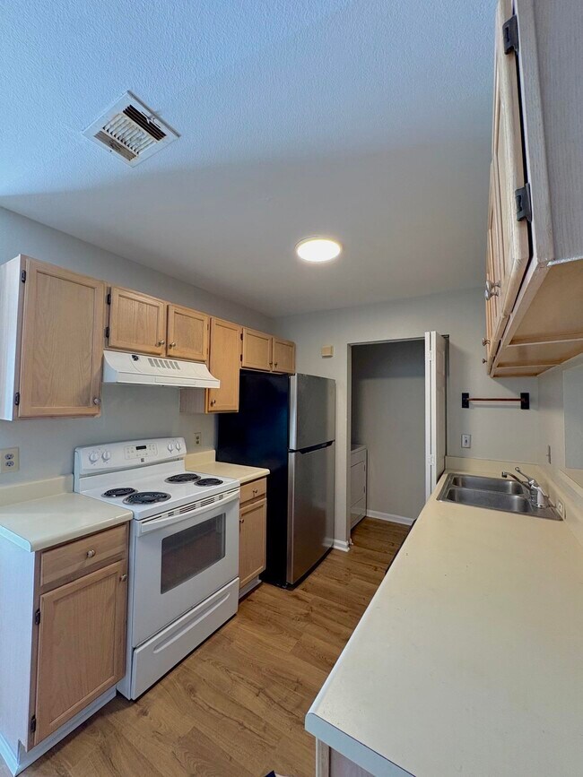 Photo - 2189 Timberwood Cir N