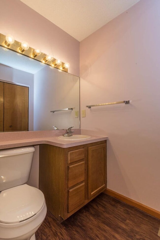 Photo - 1802 E Maxwell Ln