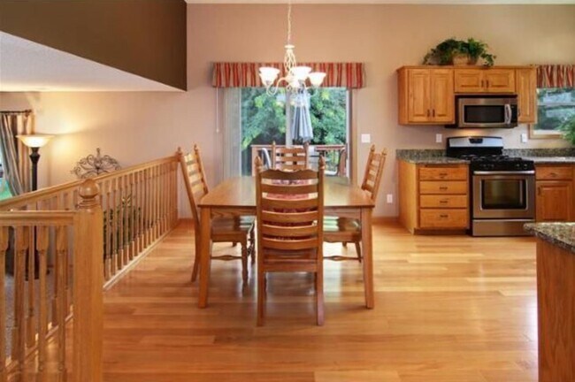 Photo - 9282 Creek Way