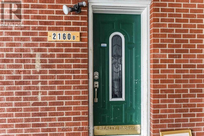 Photo - 2160 Queensgrove Rd