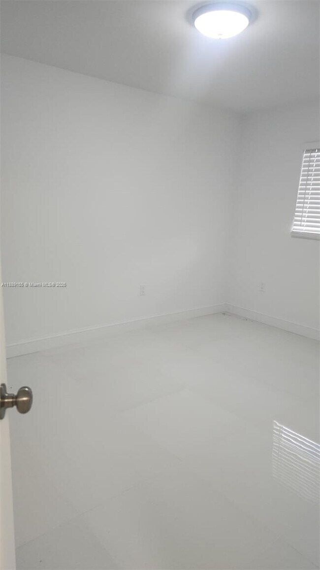 Photo - 5300 NW 25th St Unit 18