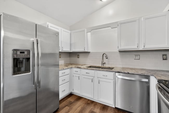 Photo - 720 Tobermory Ct