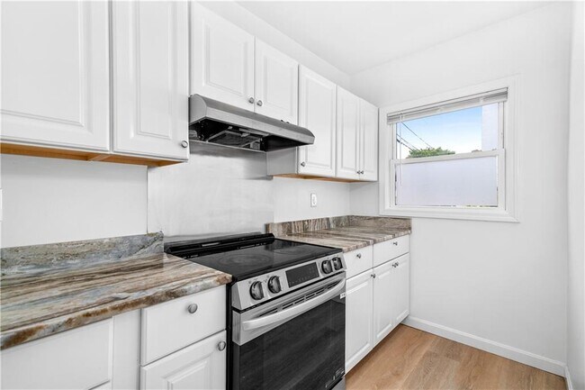 Photo - 178 Ledge St