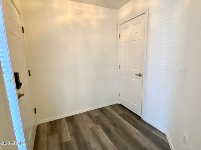 Photo - 600 W Grove Pkwy Unidad 1066