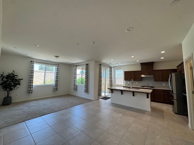 Photo - 1267 Las Rosas Ave