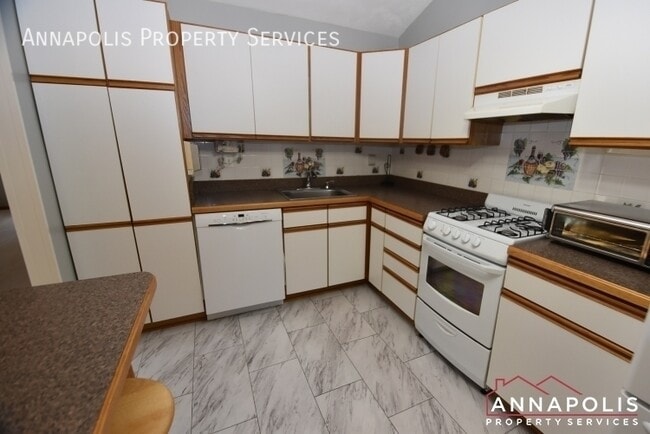 Photo - 804 Pin Oak Rd