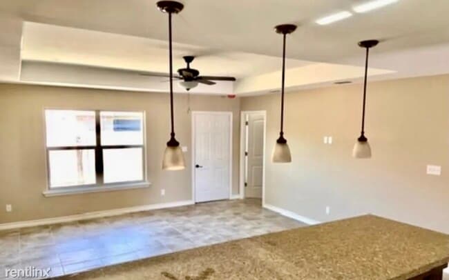 Photo - 2021 Treasure Oaks Dr