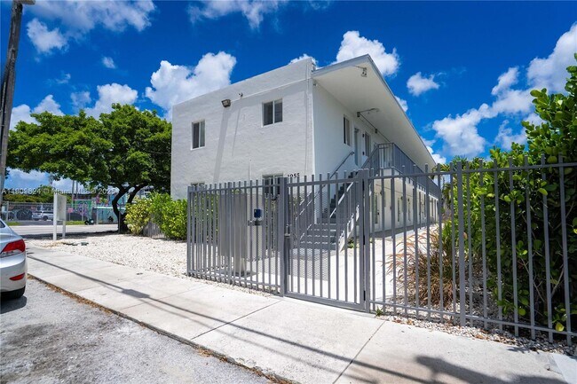 Photo - 1955 NW 2nd Ct Unidad 204