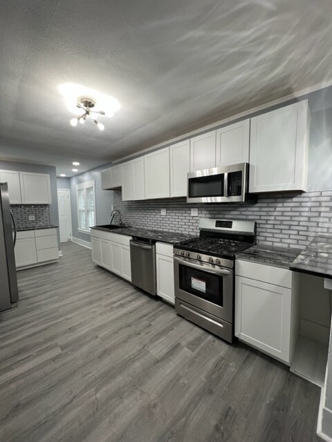 Photo - 216 Bassett St