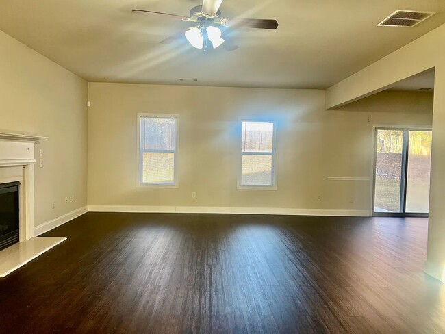 Photo - 6211 Crestgate Ln