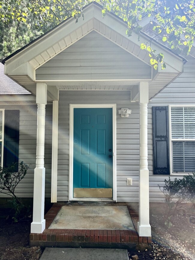 Photo - 325 Kingville Dr