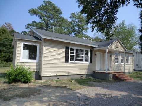 Building Photo - 2BR/1BA Unit in Duplex - TOTAL ELECTRIC - Section 8 ok!
