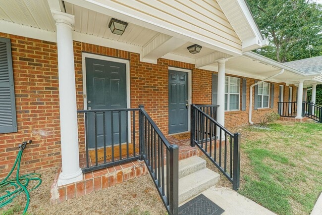 Photo - 241 Dixie Dr