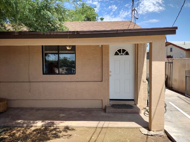 Building Photo - MOVE IN SPECIAL!!! Cute 1 Bed 1 Bath with ... Unit 1 Rental