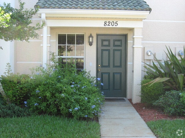 Building Photo - Cypress Landing 8205 Unit 8205 Pacific Beach Drive Rental