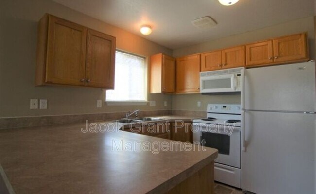 980 Eve Dr