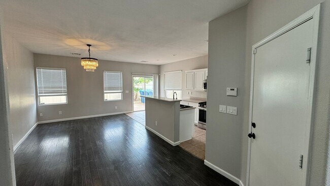 Photo - 926 Shining Rose Pl