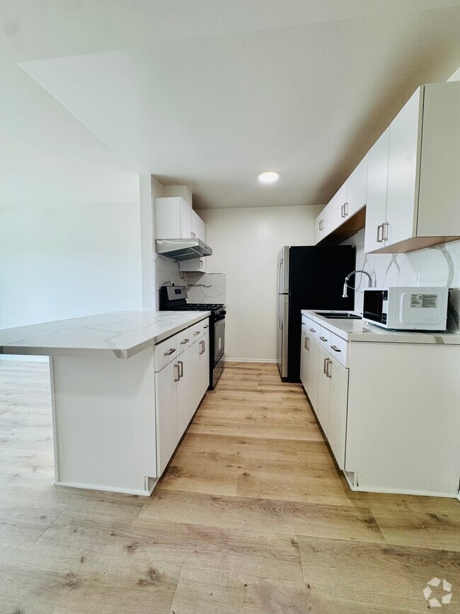 Building Photo - 1600 Ardmore Ave Rental
