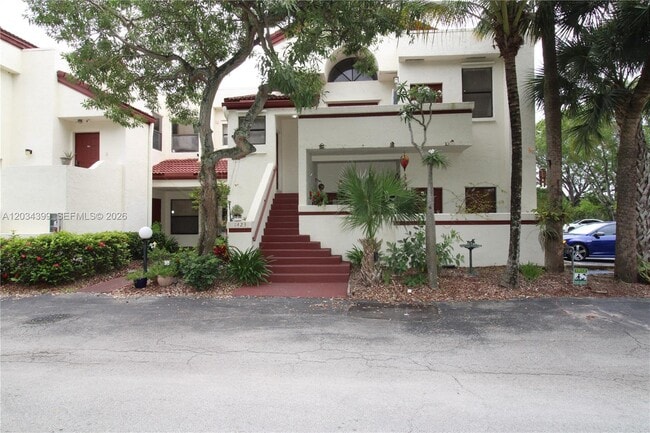 Building Photo - 1423 Avon Ln Unit 210