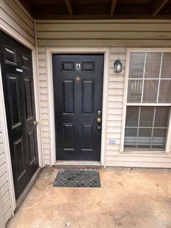 Photo - 5005 Chancellor Square Unit A