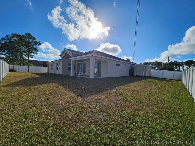 Photo - 5768 NW Zenith Dr