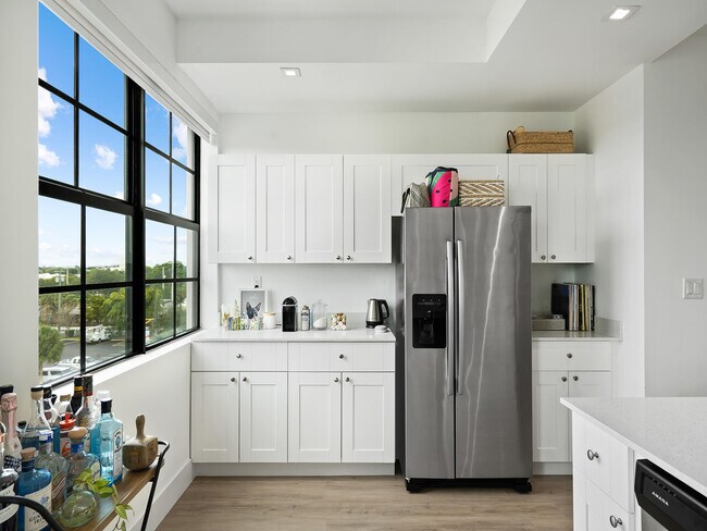 4100 SW 64th Ave Unit 400