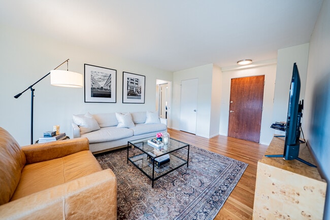 Photo - The Sunset Apartments