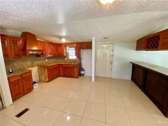 Photo - 15 Rd Runner St