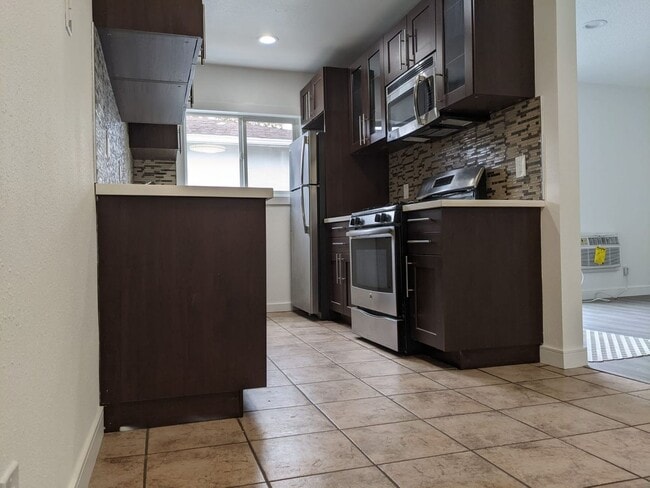 kitchen - 8843 Alcott St Unit 7