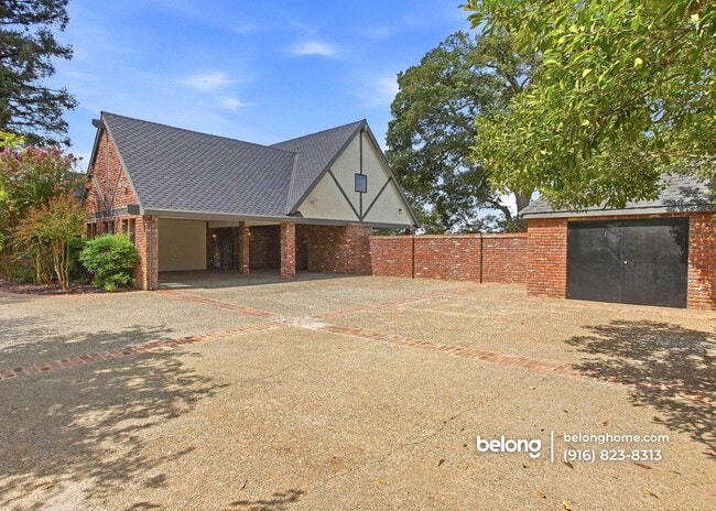 9815 Mira Del Rio Dr