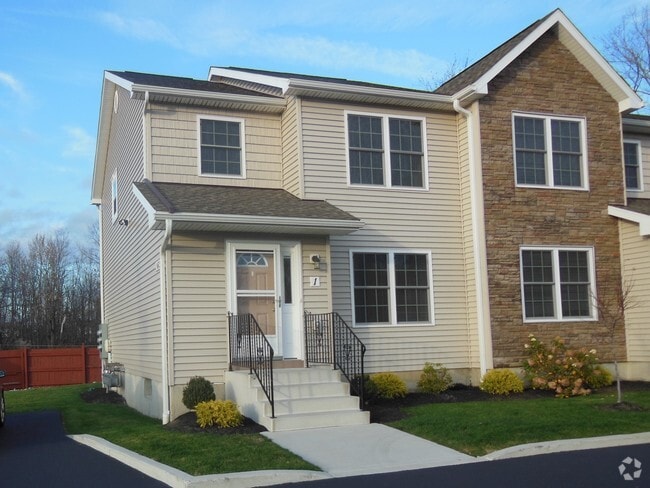 Building Photo - 1696 Orchard Park Rd Rental