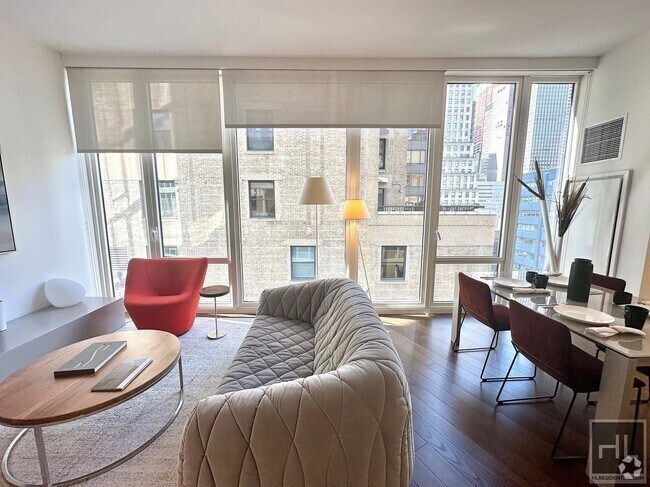 Building Photo - East 44th Street / Elegant 1-Bedroom in Tu... Unit 12M Rental