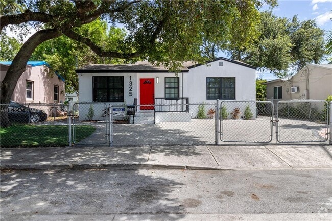 Building Photo - 1325 NW 51st St Rental
