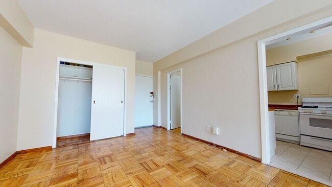 Photo - 1711 Massachusetts Ave NW