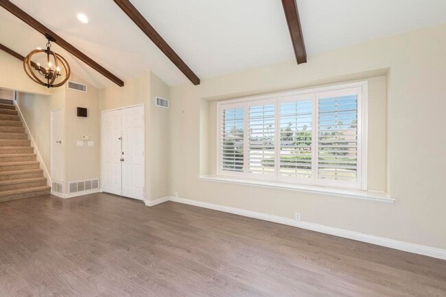 Photo - **Remodeled** spacious 5 bedroom home!!!