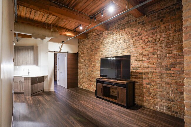 Photo - 225 W Huron St Unit 301