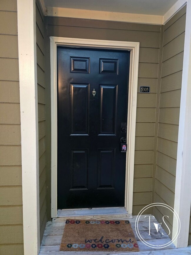 Photo - RATE DROP ALERT (was $2300/month)!